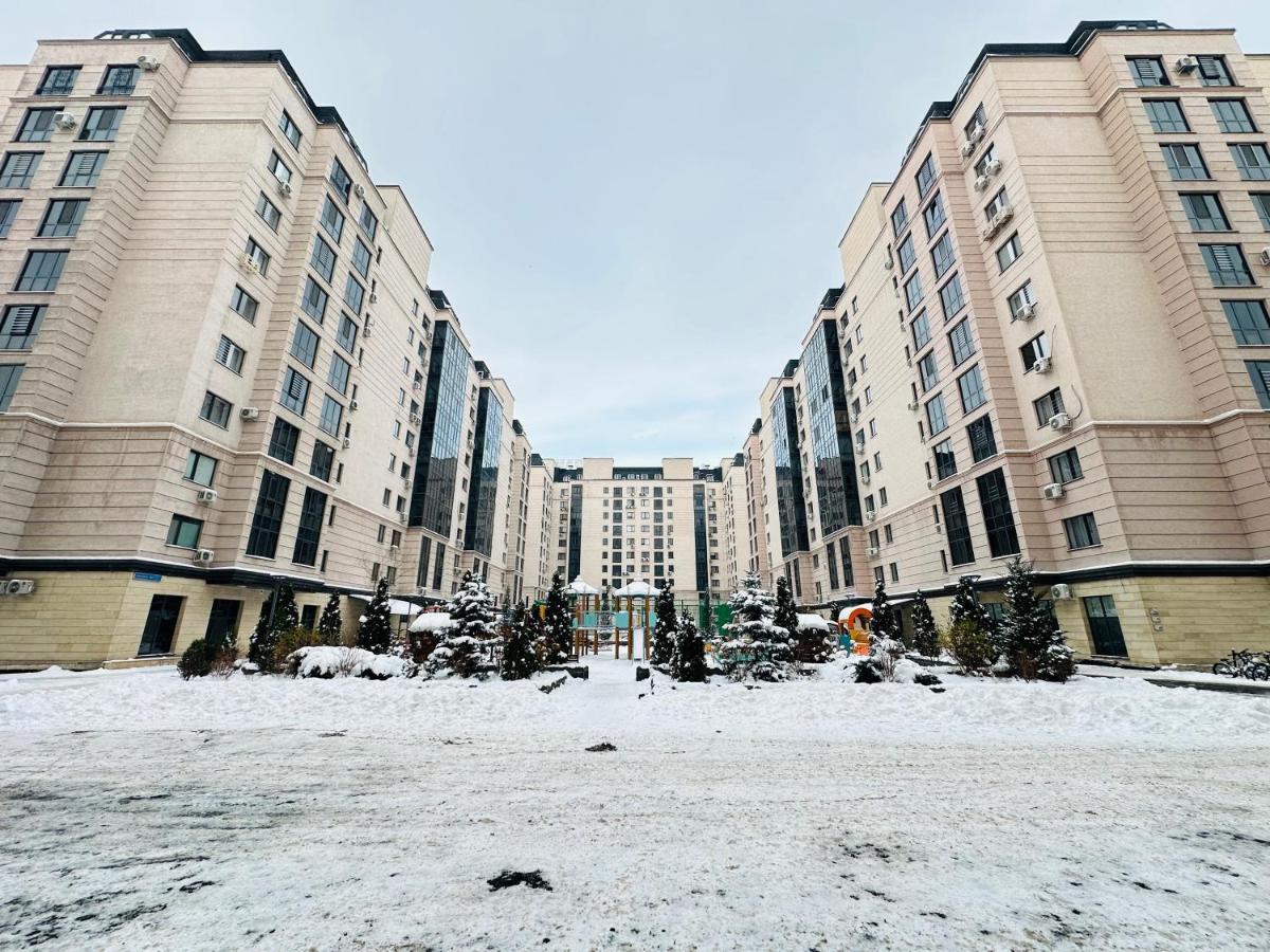 Central Park In The City Center Apartment Almaty Exterior photo